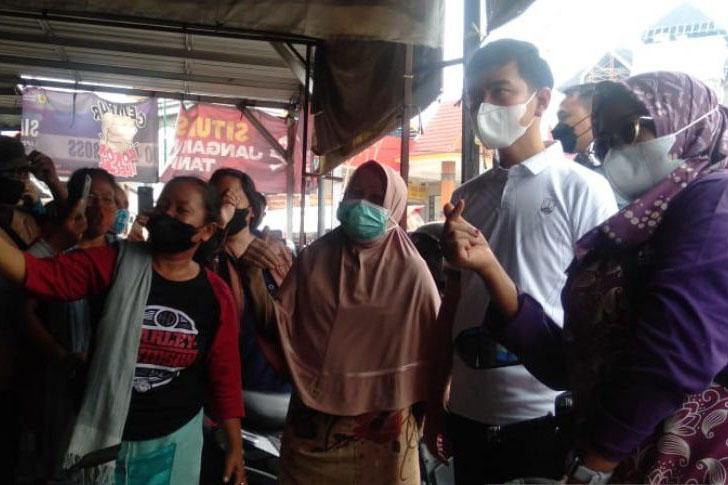 Gibran pastikan pedagang Pasar Legi tinggalkan lokasi darurat Gibran pastikan pedagang Pasar Legi tinggalkan lokasi darurat
