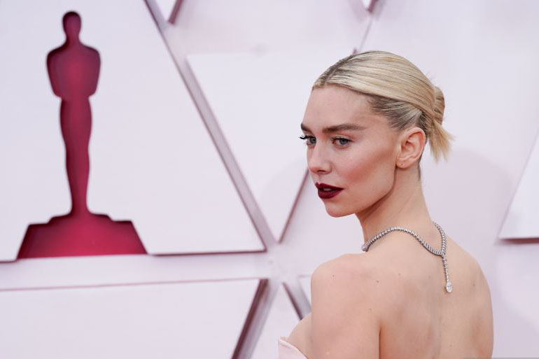 Vanessa Kirby gantikan Jodie Comer di film Kitbag
