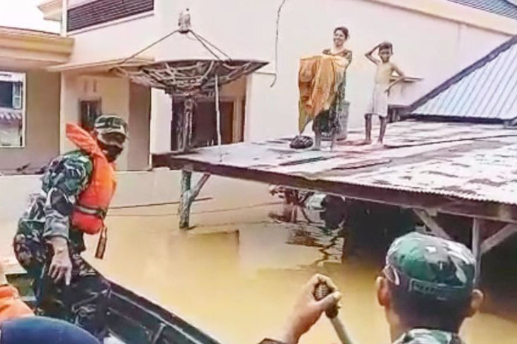 Banjir di Kabupaten Banjar terus meninggi hingga dua meter Banjir di Kabupaten Banjar terus meninggi hingga dua meter