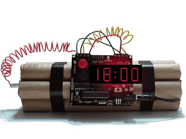 1 Januari 2002: Bom pergantian tahun baru 1 Januari 2002: Bom pergantian tahun baru