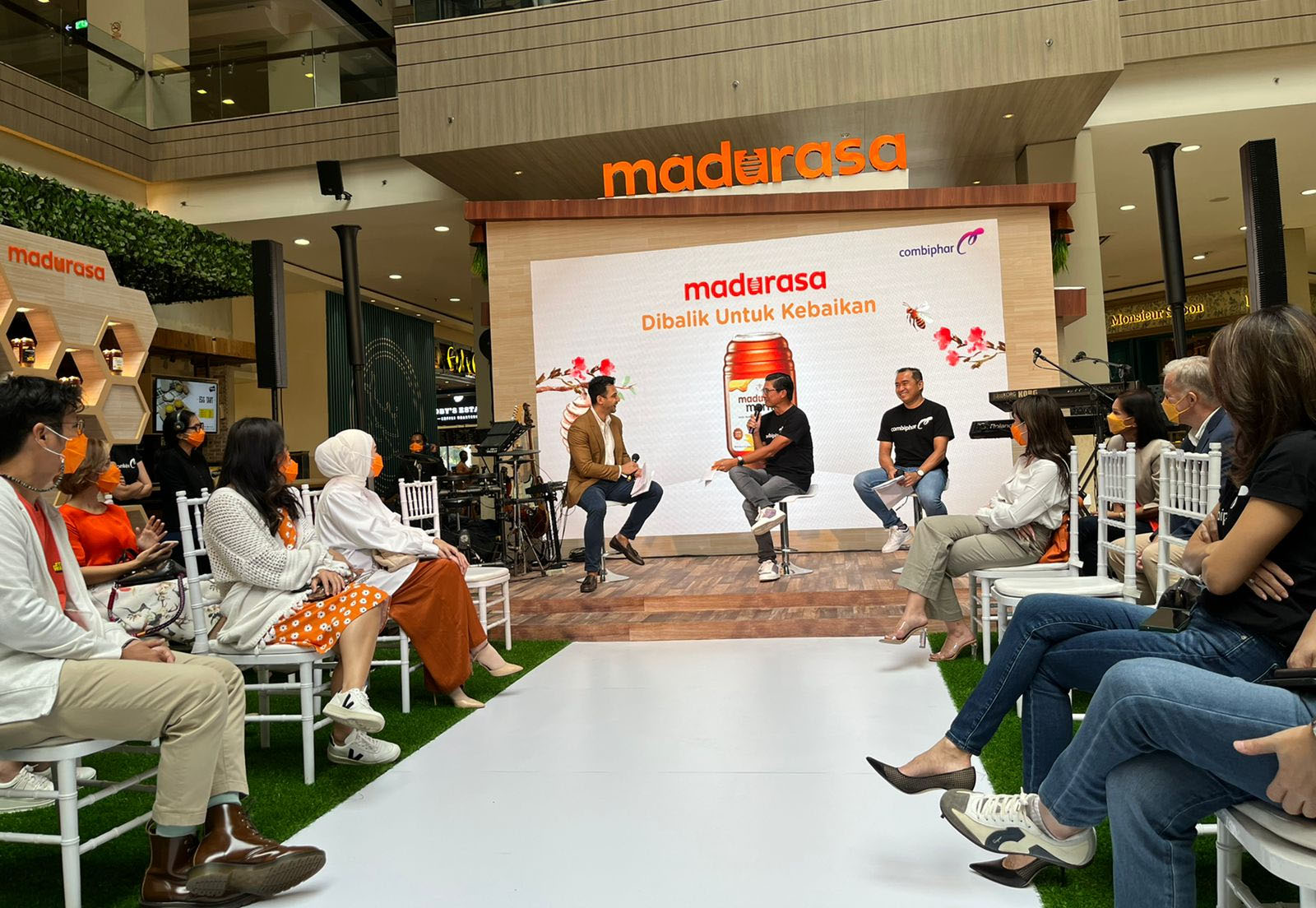 Pertama kali di Indonesia, Madurasa luncurkan Kemasan Botol Terbalik 