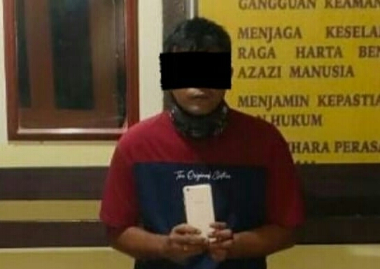 Curi handphone pelanggan, sopir toko meubel diamankan aparat Polsek Tombariri