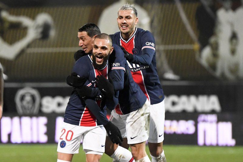 Chelsea tertarik pinjam bek Paris Saint-Germain Layvin Kurzawa Chelsea tertarik pinjam bek Paris Saint-Germain Layvin Kurzawa