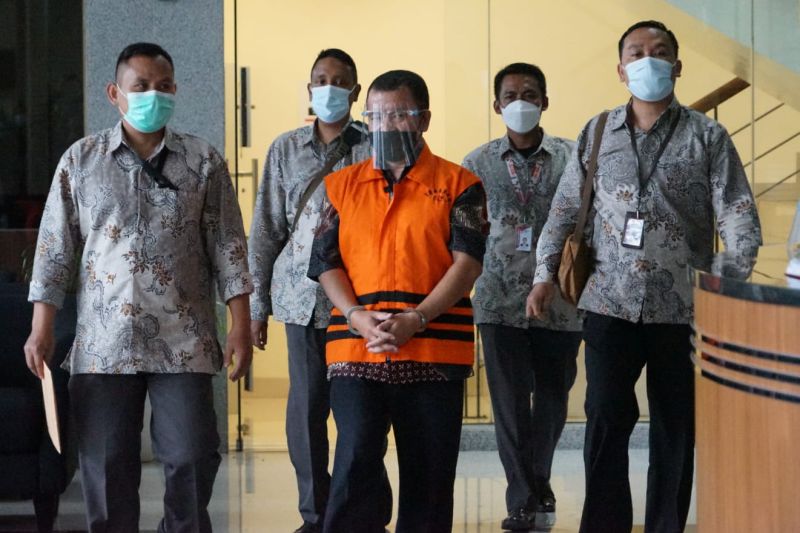 KPK melimpahkan berkas perkara dua terdakwa suap pajak ke pengadilan