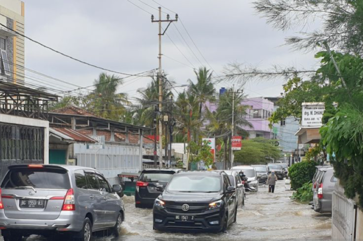 BMKG ingatkan Palembang waspadai hujan lebat karena tergolong ekstrem BMKG ingatkan Palembang waspadai hujan lebat karena tergolong ekstrem