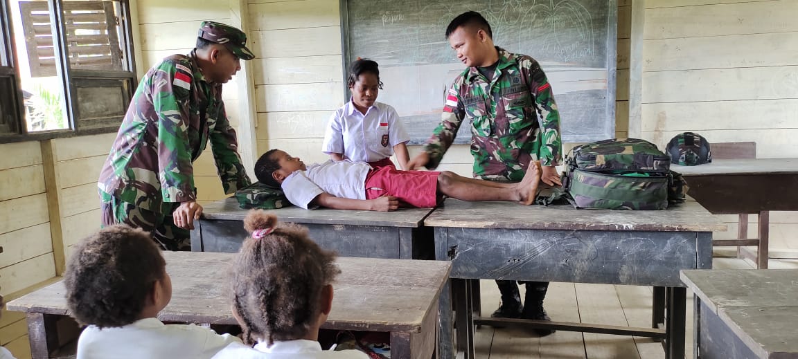 Satgas Yonif 126/KC berikan pembekalan ilmu kesehatan pada pelajar di perbatasan Satgas Yonif 126/KC berikan pembekalan ilmu kesehatan pada pelajar di perbatasan