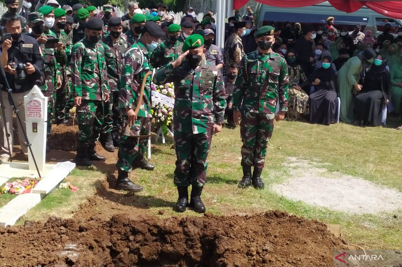 Jenderal Dudung harap staf operasi kejar KKB usai tiga prajurit gugur Jenderal Dudung harap staf operasi kejar KKB usai tiga prajurit gugur