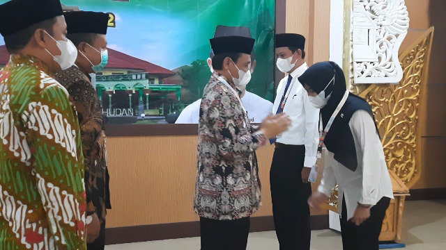 151 Satgas PPIH Embarkasi Solo dilantik sambut kepulangan jemaah haji 151 Satgas PPIH Embarkasi Solo dilantik sambut kepulangan jemaah haji