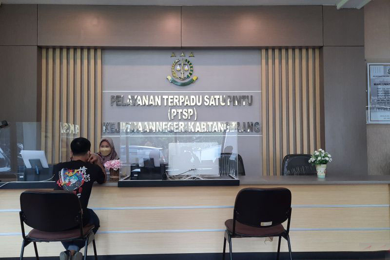 Kejaksaan cekal tersangka korupsi pengadaan mobil desa di Tangerang Kejaksaan cekal tersangka korupsi pengadaan mobil desa di Tangerang