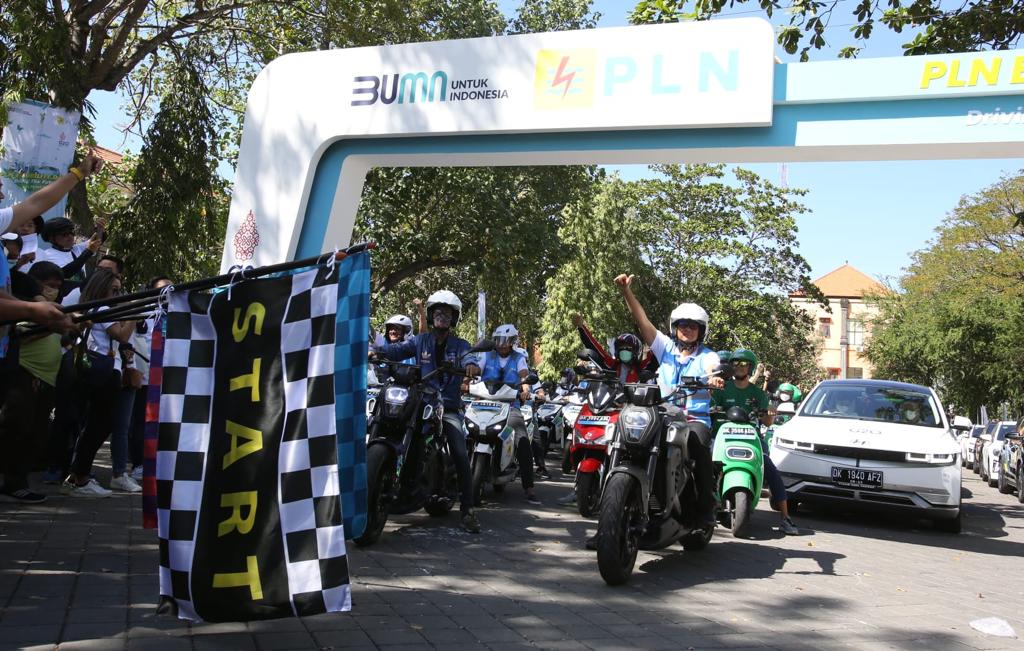 PLN gelar parade kendaraan listrik di Bali PLN gelar parade kendaraan listrik di Bali