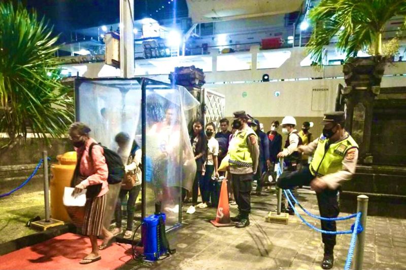 Polisi perketat Pelabuhan Benoa-Bali antisipasi peningkatan COVID-19 Polisi perketat Pelabuhan Benoa-Bali antisipasi peningkatan COVID-19