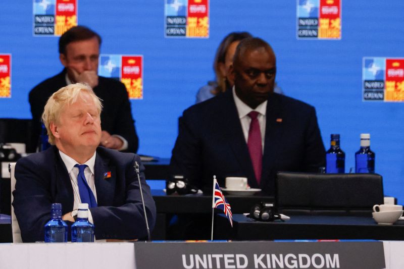 Boris Johnson di ujung tanduk setelah dua menteri Inggris mundur Boris Johnson di ujung tanduk setelah dua menteri Inggris mundur