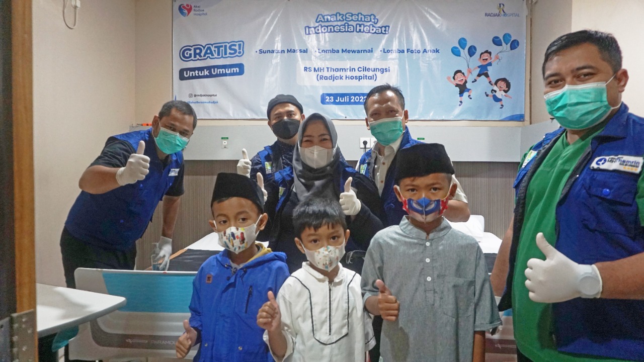 Peringati HAN 2022, Radjak Hospital gelar sunatan massal dan lomba mewarnai Peringati HAN 2022, Radjak Hospital gelar sunatan massal dan lomba mewarnaiÂ