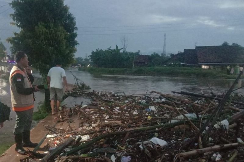 Puluhan rumah warga di Kudus terdampak banjir Puluhan rumah warga di Kudus terdampak banjir