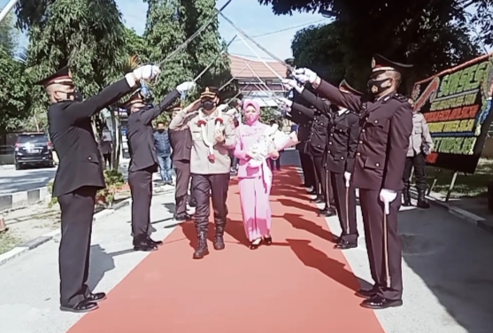 Dilantik jadi Kapolres Toba, Taufiq: Fokus siapkan kondisi masyarakat yang lebih baik Dilantik jadi Kapolres Toba, Taufiq: Fokus siapkan kondisi masyarakat yang lebih baik