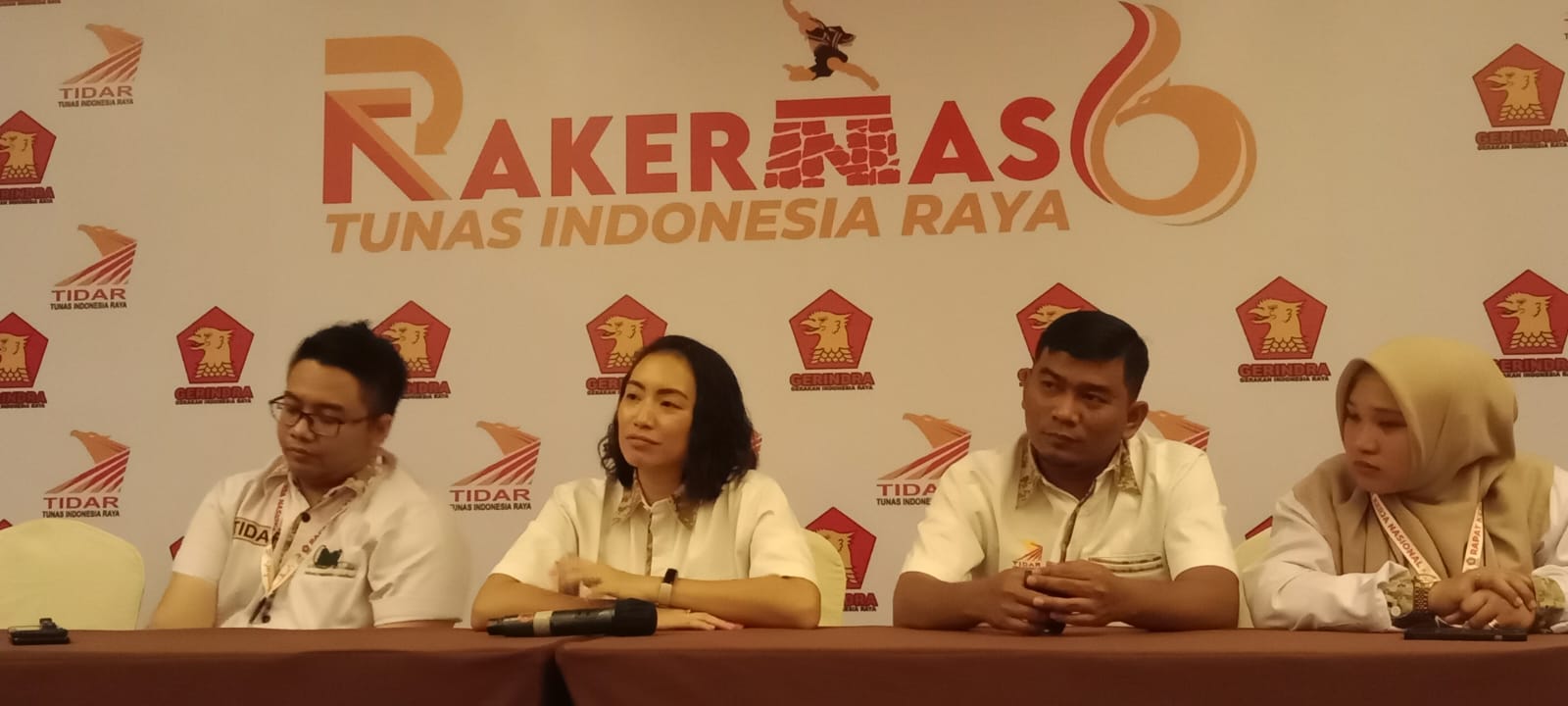 Tanggapi polling, Ketum Tidar: Datang ke TPS jauh lebih riil dari hasil survei Tanggapi polling, Ketum Tidar: Datang ke TPS jauh lebih riil dari hasil survei