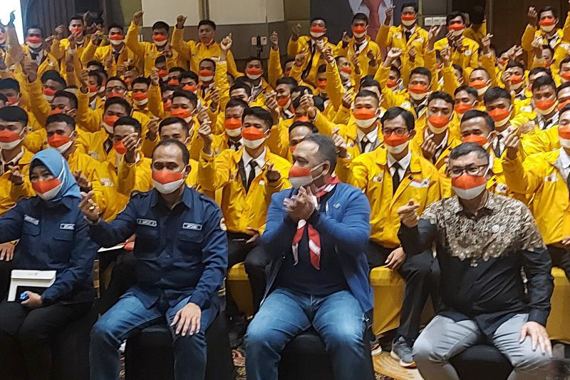 Melepas pekerja migran layaknya atlet pelatnas Melepas pekerja migran layaknya atlet pelatnas