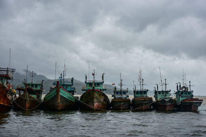 BMKG: Perairan Maluku berpotensi terjadi gelombang setinggi 4 meter BMKG: Perairan Maluku berpotensi terjadi gelombang setinggi 4 meter