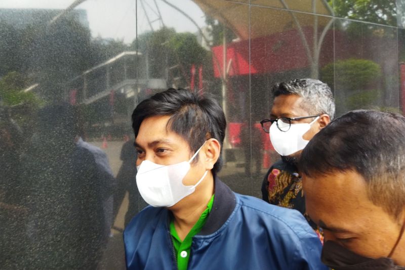 Mantan Bupati Tanah Bumbu Mardani Maming tiba di Gedung KPK Mantan Bupati Tanah Bumbu Mardani Maming tiba di Gedung KPK