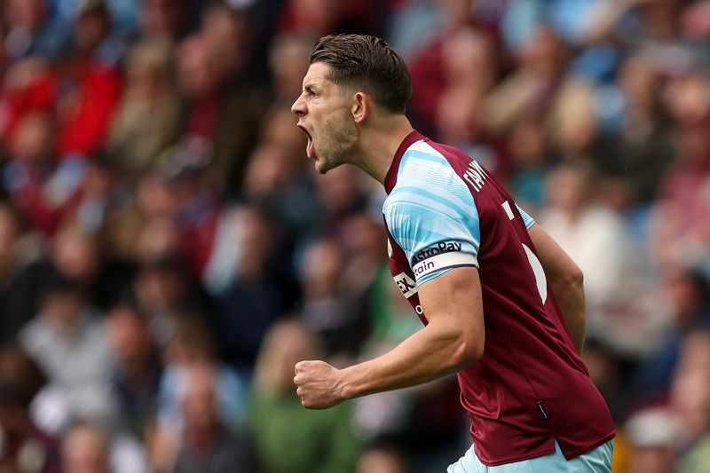 Everton amankan jasa James Tarkowski dari Burnley