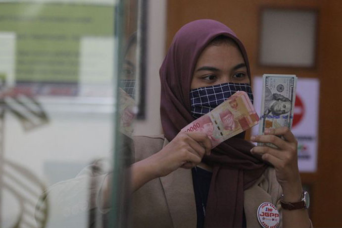 Rupiah Selasa pagi melemah 10 poin