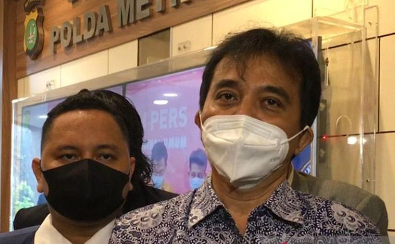 Roy Suryo tidak ditahan usai diperiksa sebagai tersangka