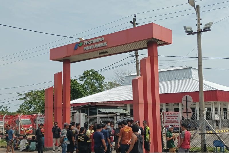 Puluhan sopir datangi Pertamina Bengkulu soal pembatasan beli solar Puluhan sopir datangi Pertamina Bengkulu soal pembatasan beli solar