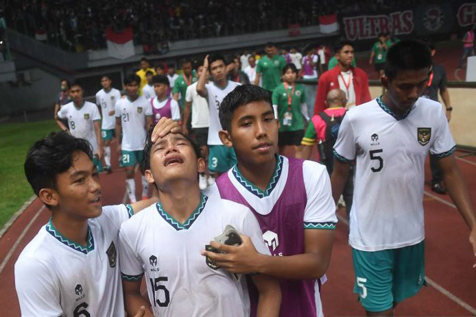 Perihal wacana pindah federasi sepak bola Perihal wacana pindah federasi sepak bola