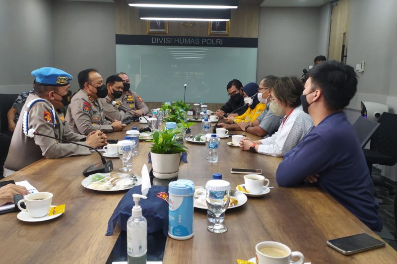 Polri tindak tegas anggota intimidasi jurnalis liput kasus Brigadir J Polri tindak tegas anggota intimidasi jurnalis liput kasus Brigadir J