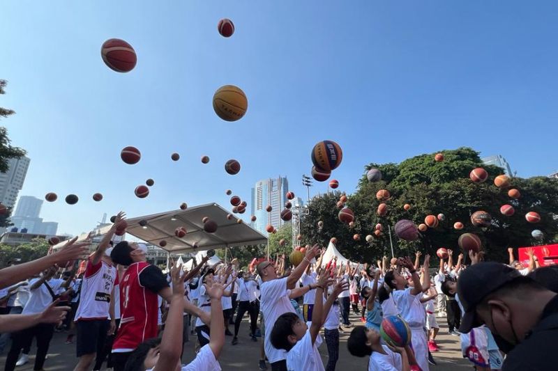 Festival dribel berlangsung semarak tutup tur trofi FIBA Asia Cup 2022 Festival dribel berlangsung semarak tutup tur trofi FIBA Asia Cup 2022