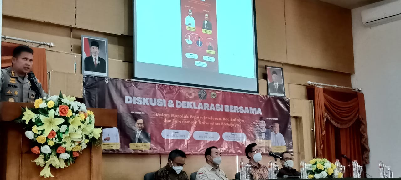 Dircegah Densus 88 ingatkan bahaya media sosial sebagai pintu menuju gerakan radikal Dircegah Densus 88 ingatkan bahaya media sosial sebagai pintu menuju gerakan radikal