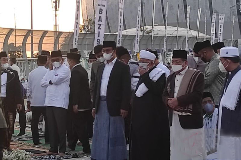 Anies Baswedan gelar salat Id di JIS Anies Baswedan gelar salat Id di JIS