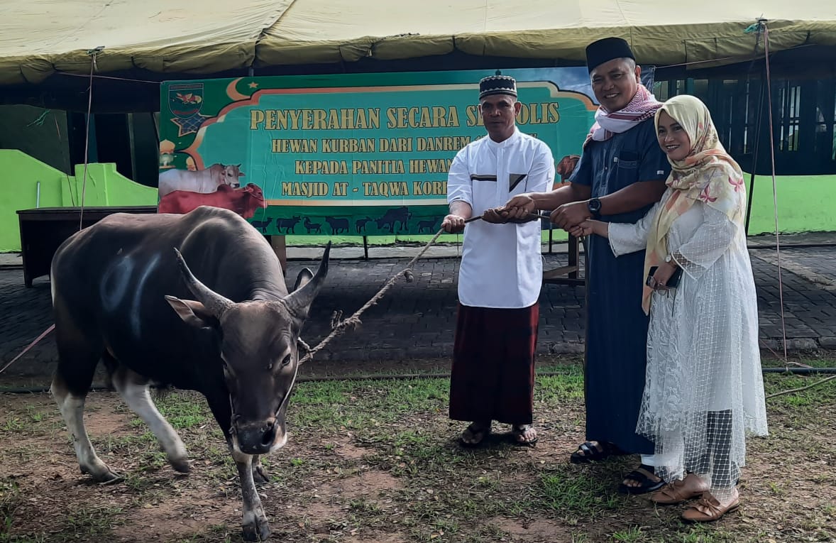 Danrem 174/ATW Merauke serahkan hewan kurban di Hari Raya Iduladha 1443 H