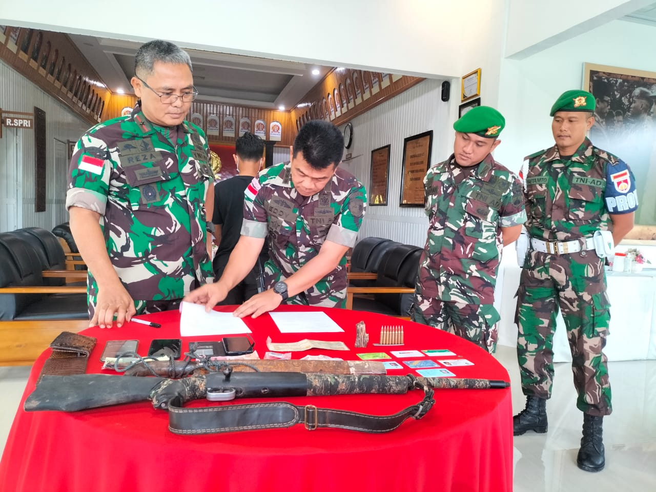 Amankan senjata rakitan dan amunisi, Satgas Pamtas RI-PNG dapat apresiasi Amankan senjata rakitan dan amunisi, Satgas Pamtas RI-PNG dapat apresiasi
