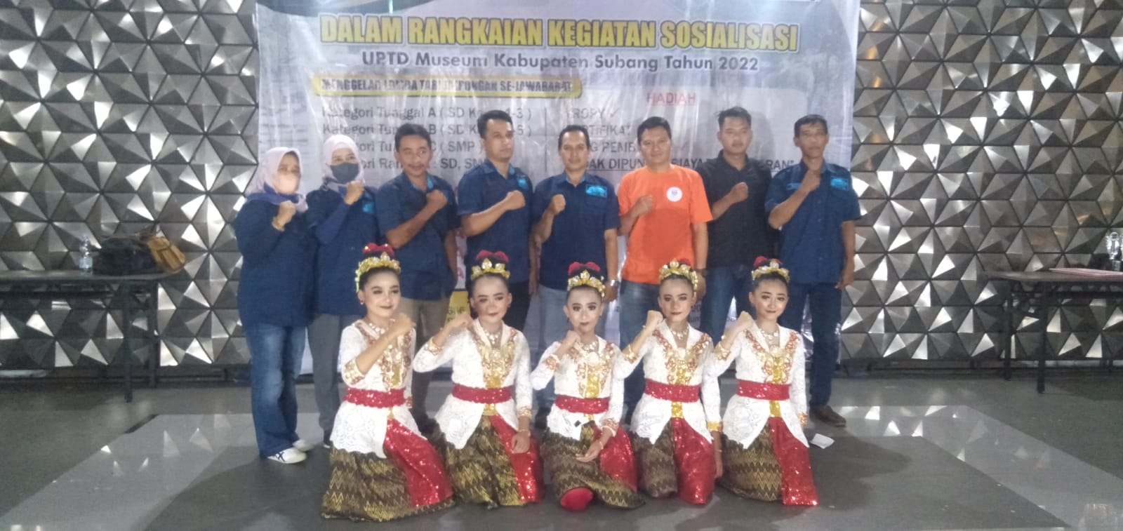 Puluhan sanggar tari ikuti Lomba Tari Jaipong se-Jawa Barat 2022 Puluhan sanggar tari ikuti Lomba Tari Jaipong se-Jawa Barat 2022