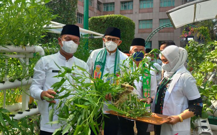 Wali Kota Jaksel minta panitia kurban teliti periksa kualitas daging Wali Kota Jaksel minta panitia kurban teliti periksa kualitas daging