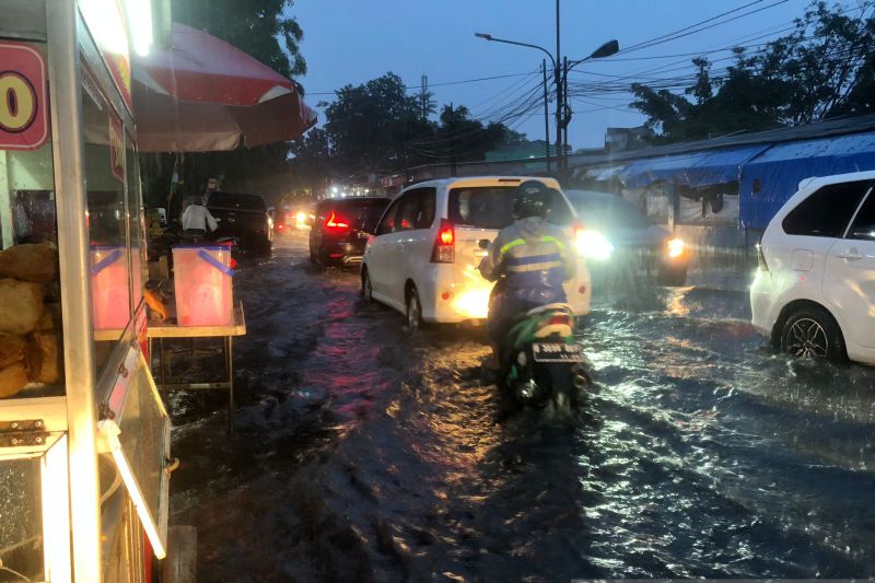 Pemkot kejar target benahi 10 titik RW rawan banjir hingga September Pemkot kejar target benahi 10 titik RW rawan banjir hingga September