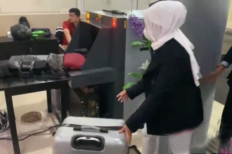 Presiden ACT Ibnu Khajar bawa koper ke Bareskrim Polri Presiden ACT Ibnu Khajar bawa koper ke Bareskrim Polri