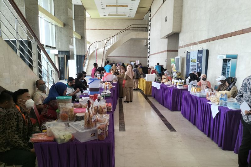 Pemkot Jakbar gelar bazar JakPreneur sajikan hasil olahan pertanian Pemkot Jakbar gelar bazar JakPreneur sajikan hasil olahan pertanian