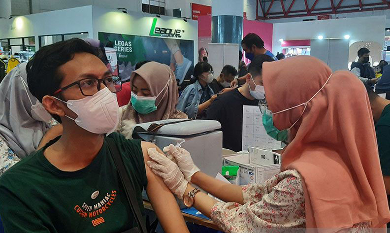 Jokowi minta jamaah haji divaksin penguat sebelum dijemput keluarga Jokowi minta jamaah haji divaksin penguat sebelum dijemput keluarga