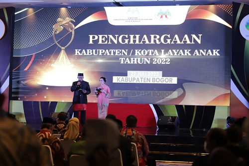Pemkab Bandung raih penghargaan Kota/Kabupaten Layak Anak 2022 Pemkab Bandung raih penghargaan Kota/Kabupaten Layak Anak 2022