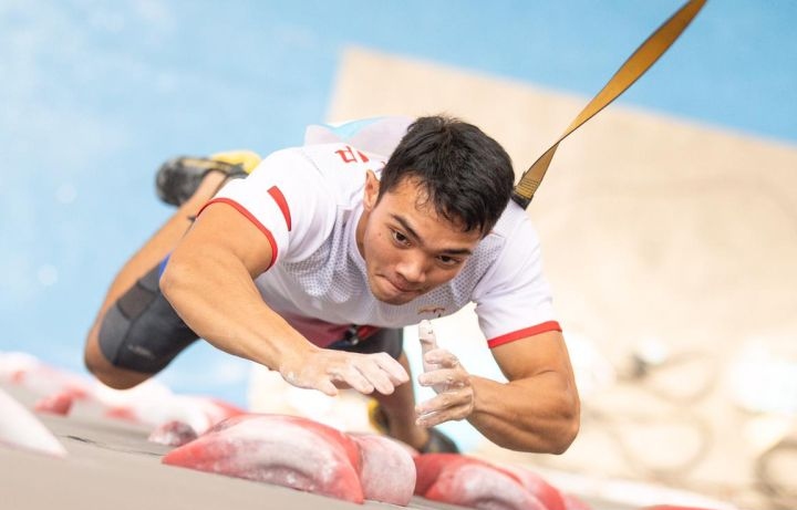 Pemanjat tebing Kiromal Katibin untuk kali kelima pertajam rekor dunia Pemanjat tebing Kiromal Katibin untuk kali kelima pertajam rekor dunia