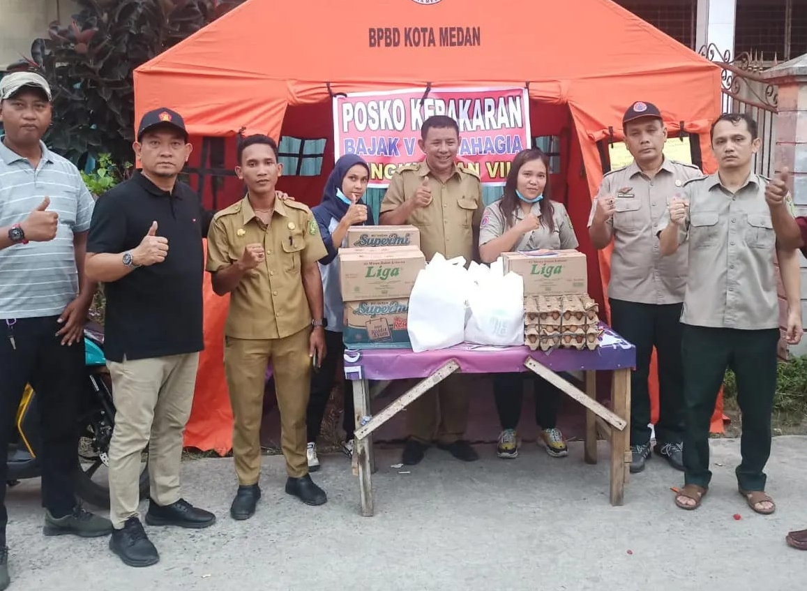 Anggota DPRD Medan berikan bantuan korban kebakaran di Bajak V Anggota DPRD Medan berikan bantuan korban kebakaran di Bajak V