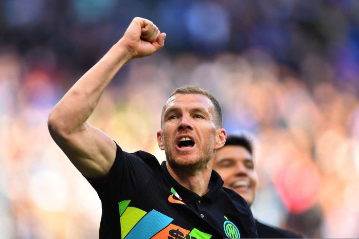 Edin Dzeko dikabarkan tolak tawaran dari Juventus Edin Dzeko dikabarkan tolak tawaran dari Juventus