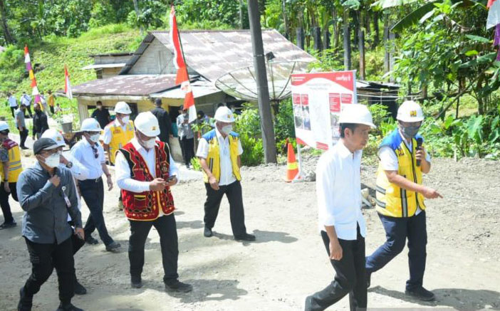 Pembangunan jalan di Nias buka isolasi dan kurangi kemiskinan Pembangunan jalan di Nias buka isolasi dan kurangi kemiskinan