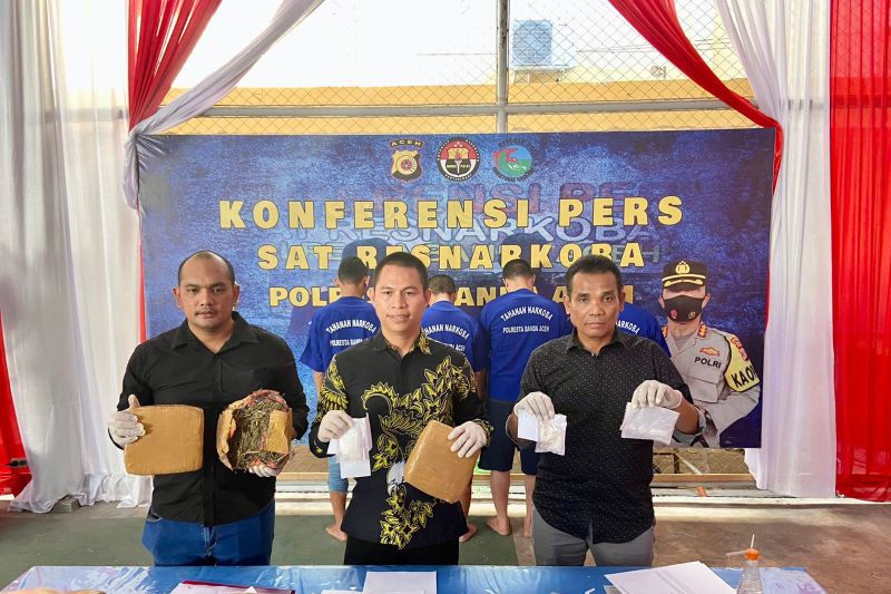 Polisi tangkap warga Aceh Besar penyimpan sabu-sabu dari Timur Tengah Polisi tangkap warga Aceh Besar penyimpan sabu-sabu dari Timur Tengah