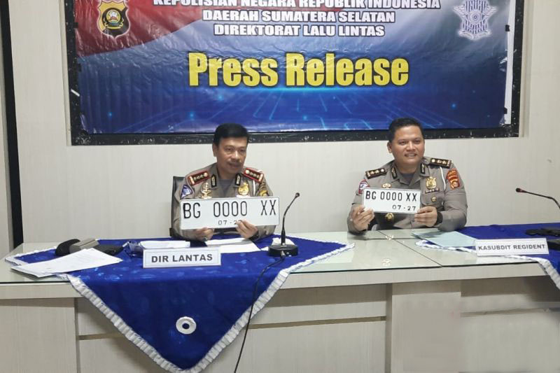 Polda Sumsel segera terbitkan TNKB warna putih tahun 2022 Polda Sumsel segera terbitkan TNKB warna putih tahun 2022