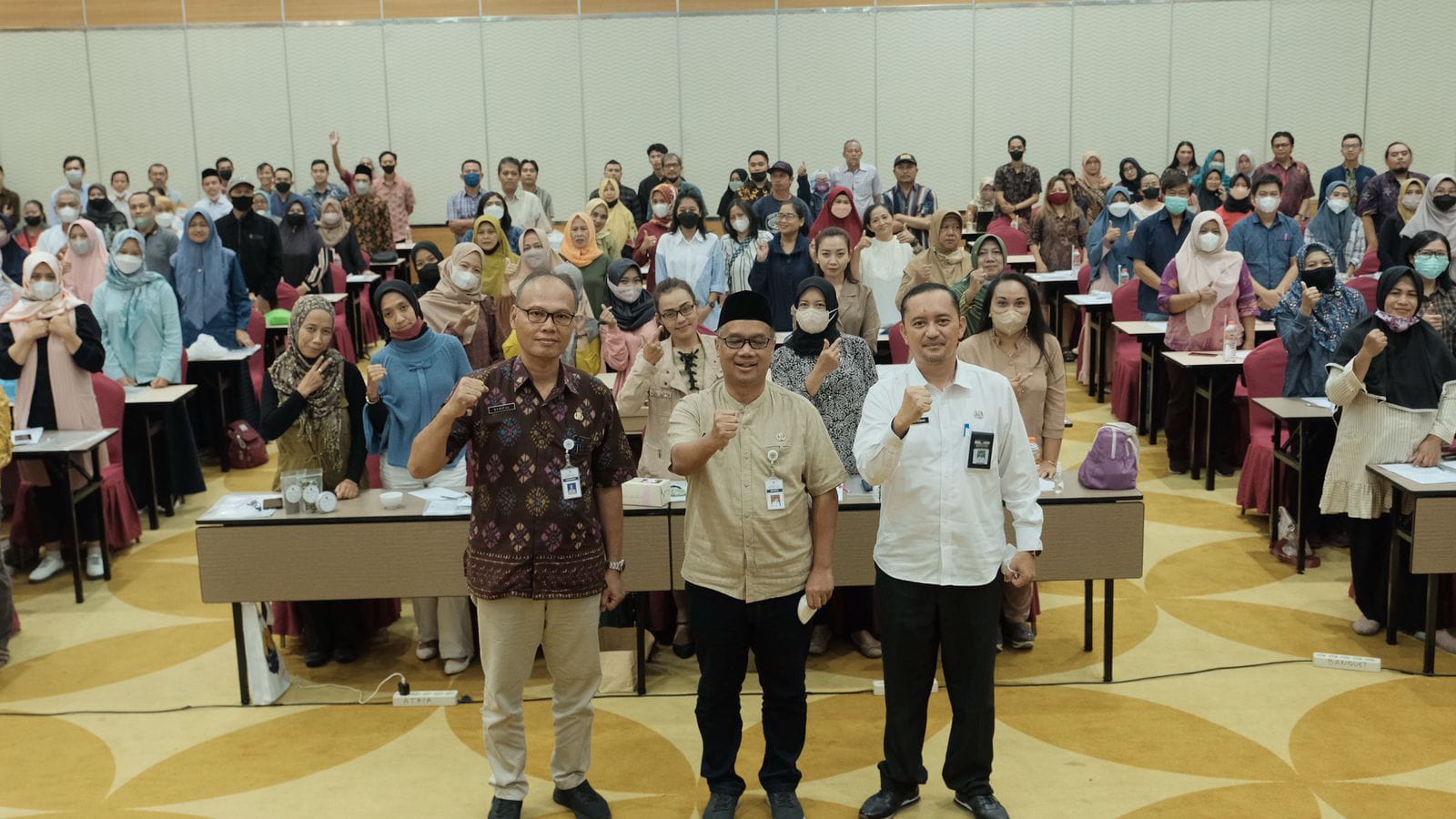 200 pelaku IKM Pangan Kota Magelang ikuti bimtek sertifikasi halal 200 pelaku IKM Pangan Kota Magelang ikuti bimtek sertifikasi halal