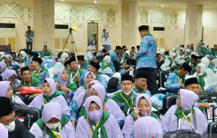 Satu kloter haji Kabupaten Tangerang tiba di Tanah Air Senin (25/7)