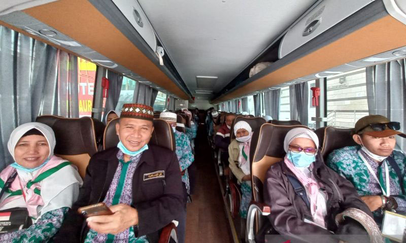 Petugas gencarkan sosialisasi tidak bawa zamzam dalam koper Petugas gencarkan sosialisasi tidak bawa zamzam dalam koper
